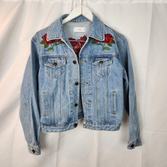 Aritzia Jackets & Blazers - Aritzia TNA denim jacket size XXS in EUC